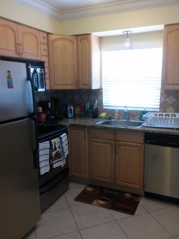Beach Vacation Get-Away Apartment St. Pete Beach Ruang foto