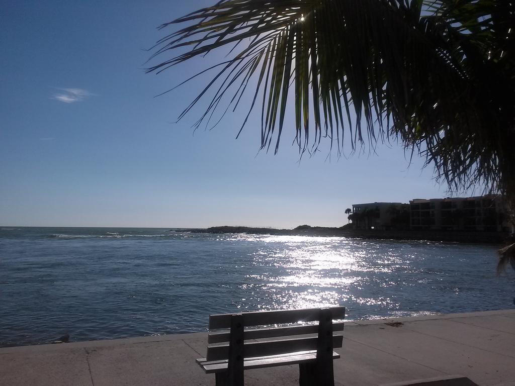 Beach Vacation Get-Away Apartment St. Pete Beach Ruang foto